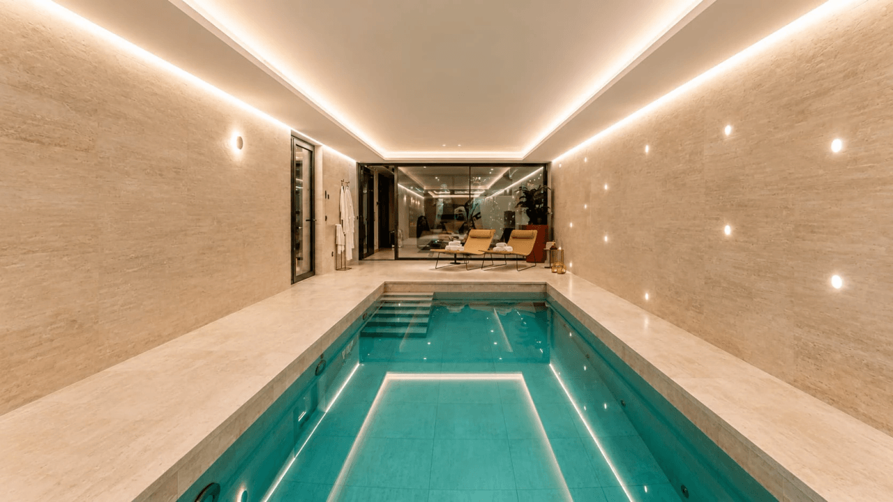 Luxurious 6-Bedroom Villa for Sale in Benahavís, Costa del Sol