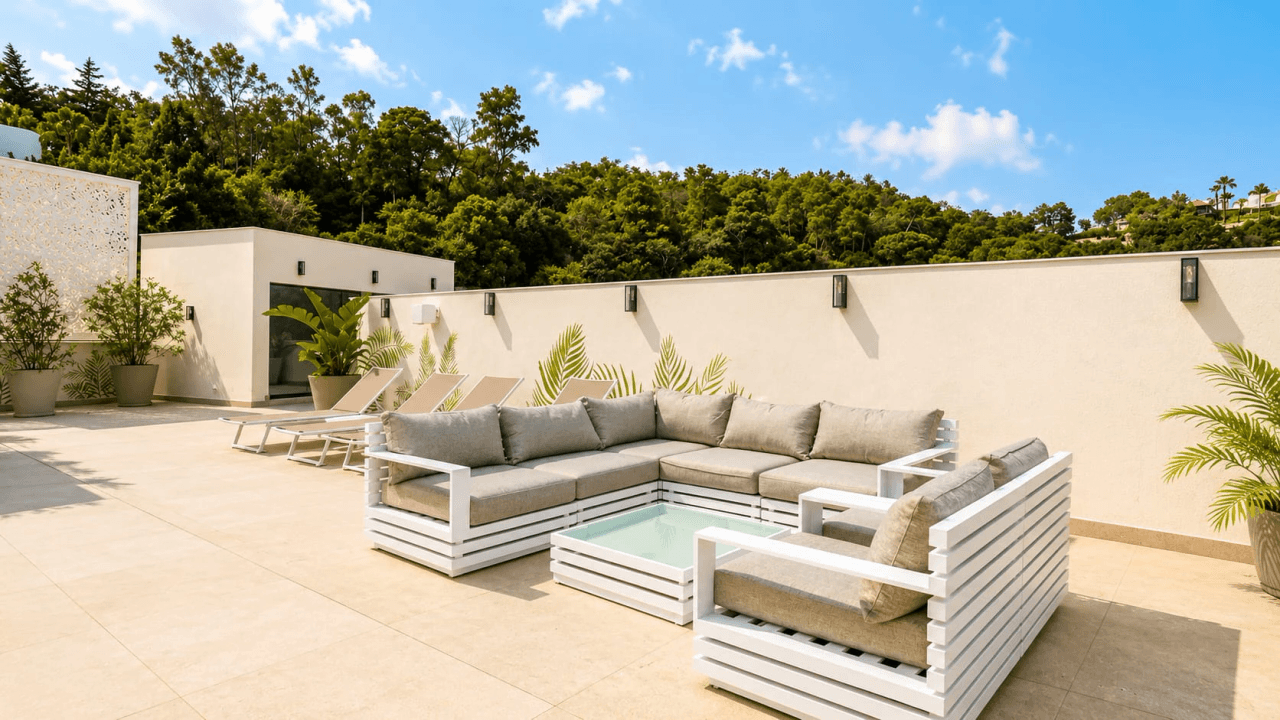 Luxurious 6-Bedroom Villa for Sale in Benahavís, Costa del Sol