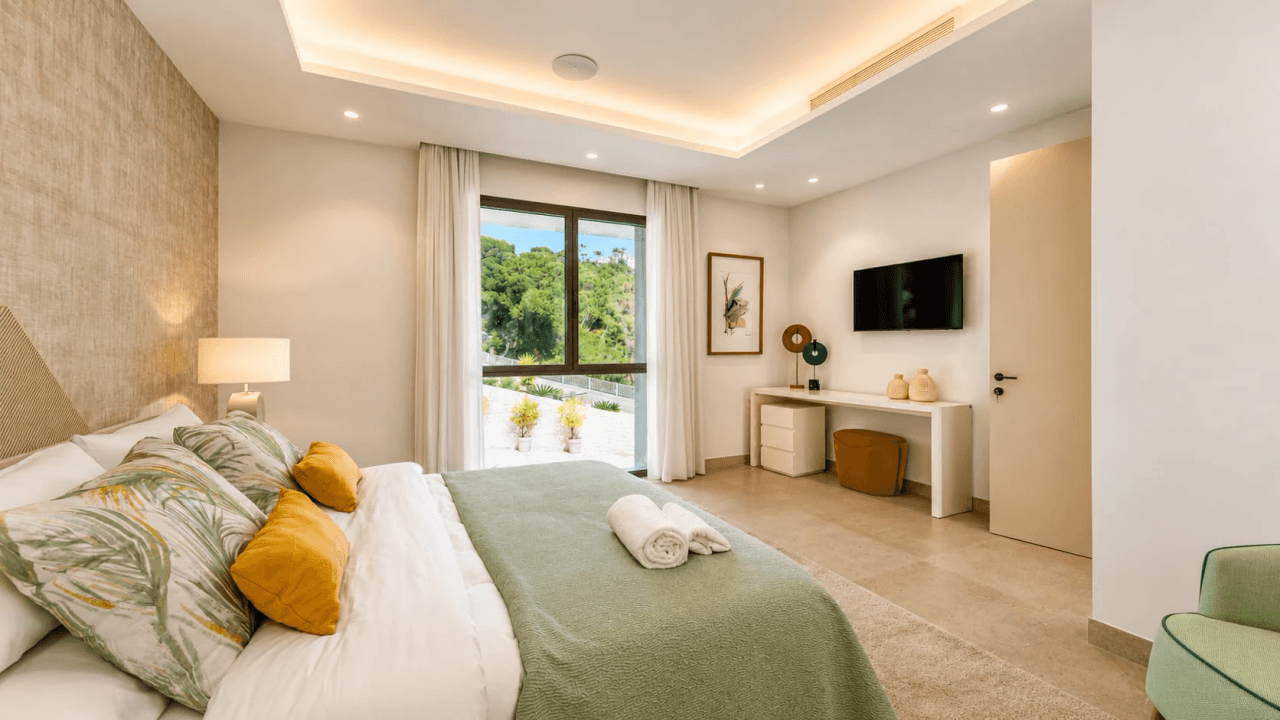 Luxurious 6-Bedroom Villa for Sale in Benahavís, Costa del Sol