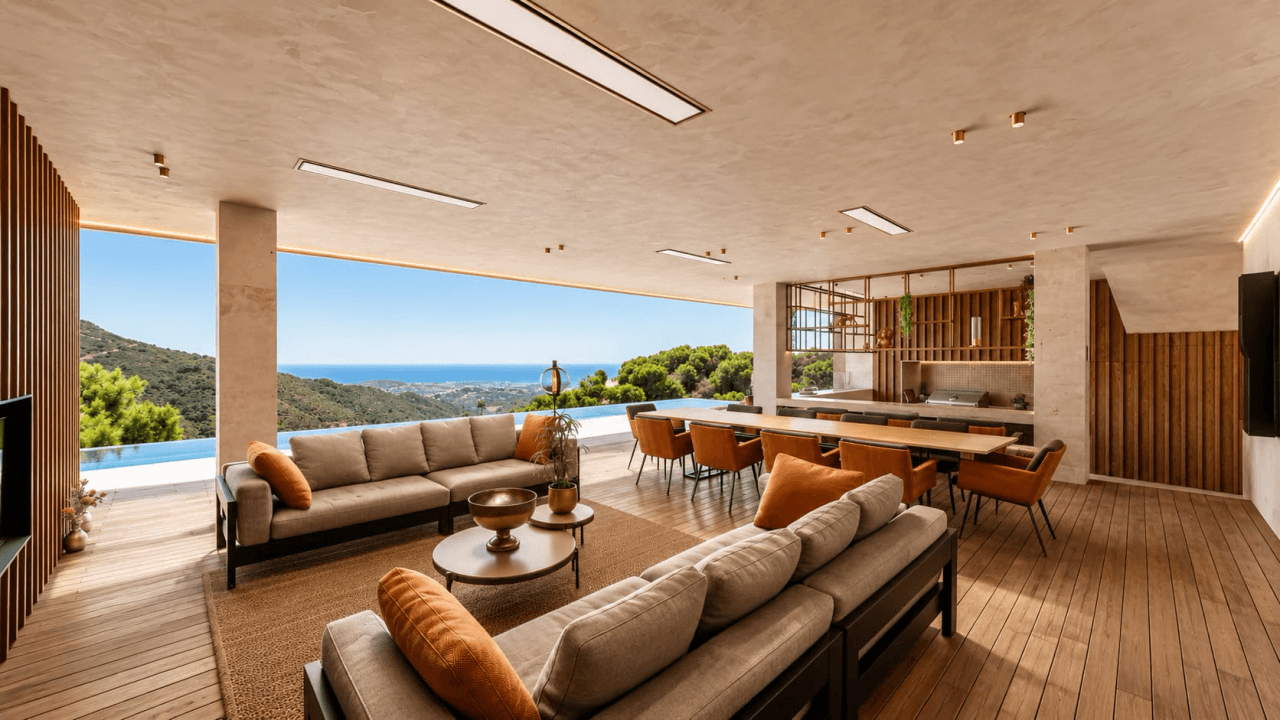 Luxurious 7-Bedroom Villa for Sale in Benahavís, Costa del Sol