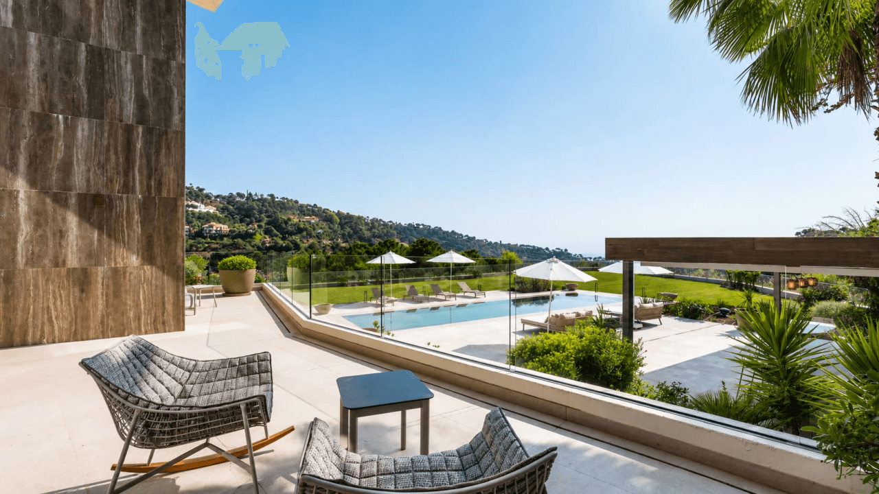 Luxurious 6-Bedroom Villa for Sale in Benahavís, Costa del Sol