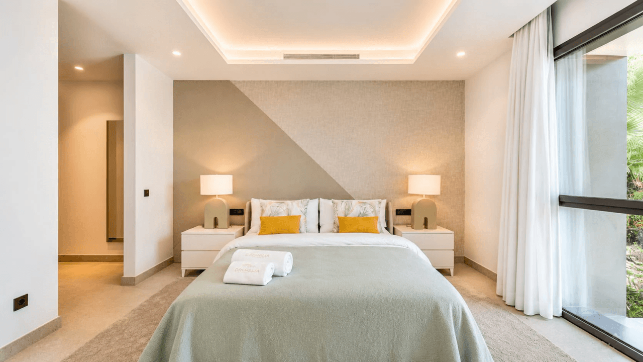 Luxurious 6-Bedroom Villa for Sale in Benahavís, Costa del Sol