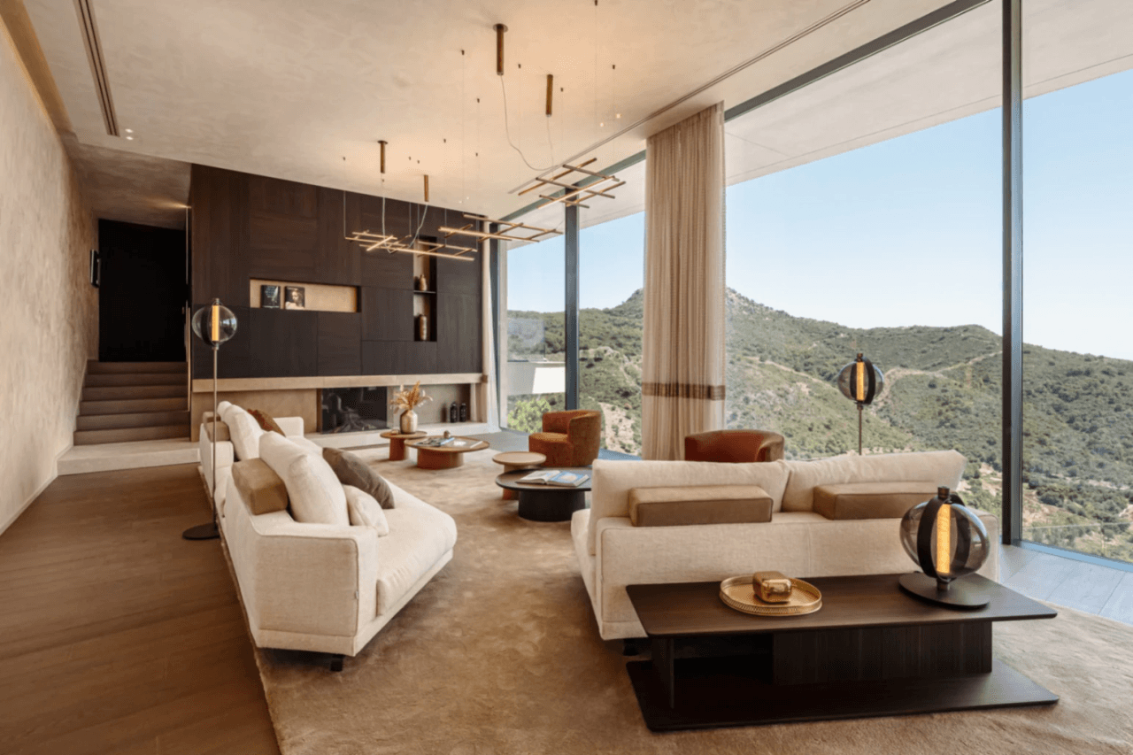Luxurious 7-Bedroom Villa for Sale in Benahavís, Costa del Sol