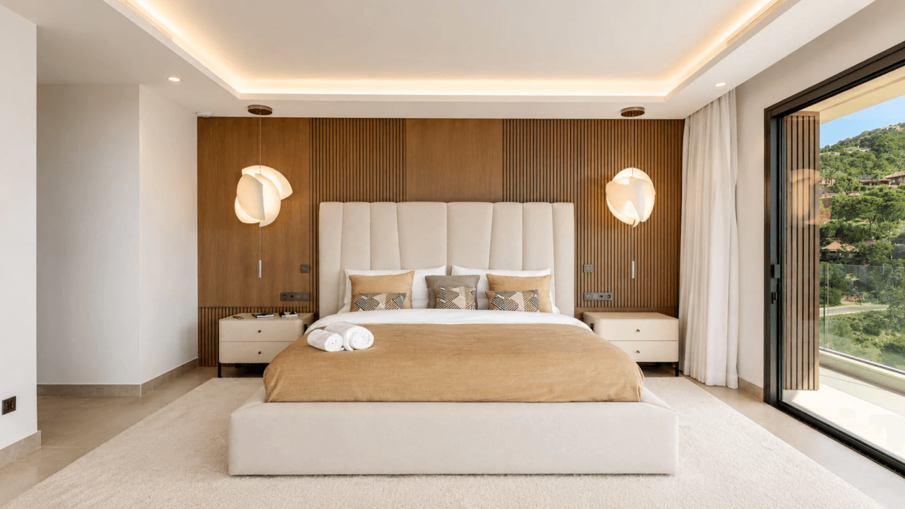 Luxurious 6-Bedroom Villa for Sale in Benahavís, Costa del Sol