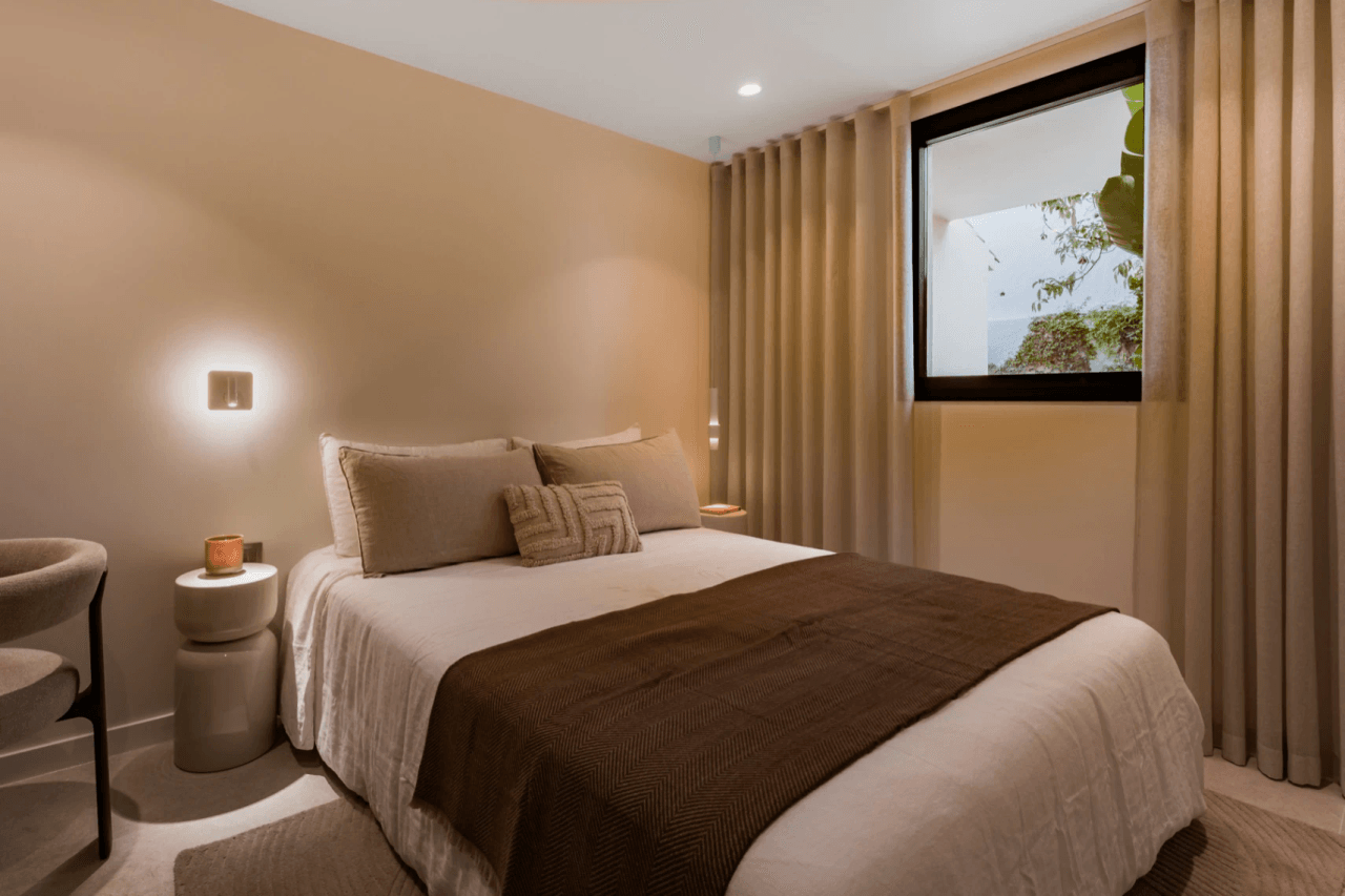 High-End Renovated Townhouse in Altos de Aloha