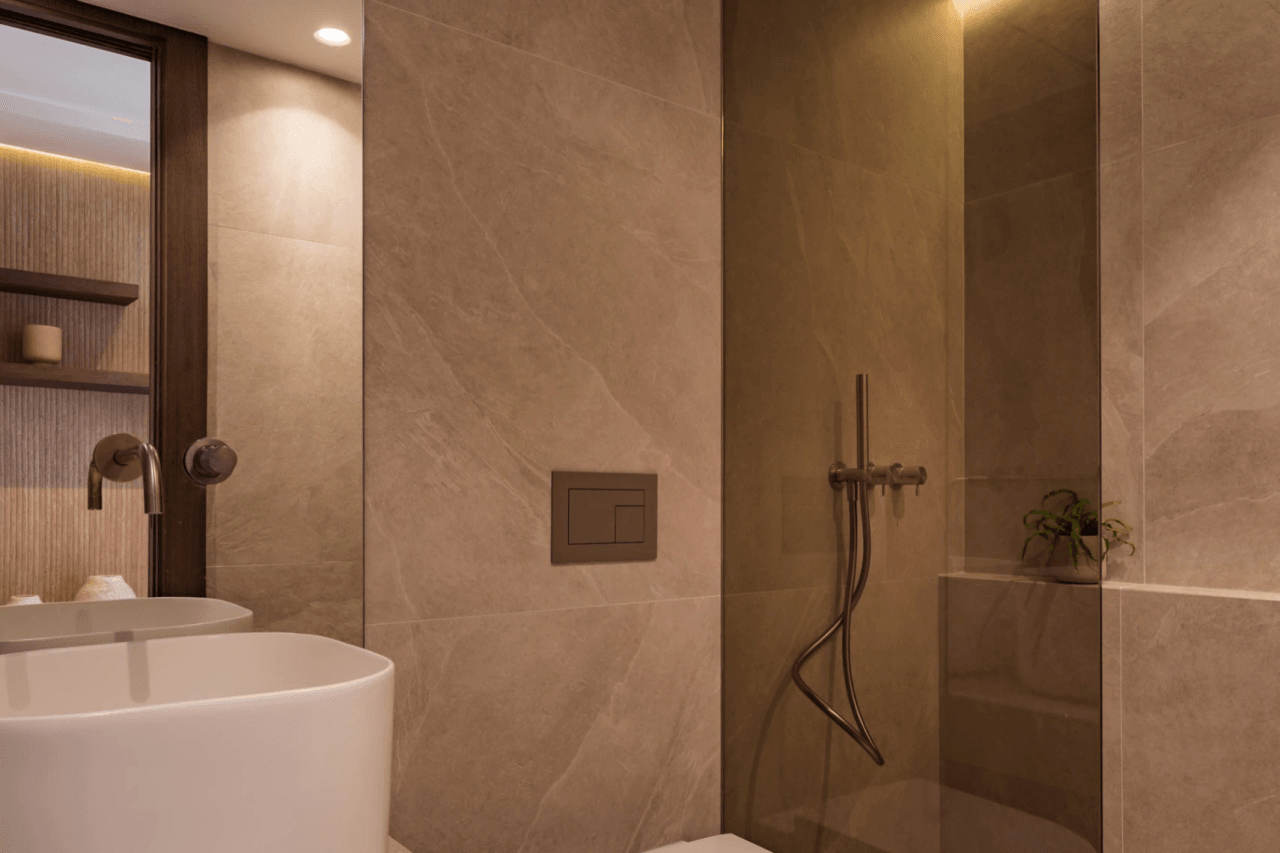 High-End Renovated Townhouse in Altos de Aloha