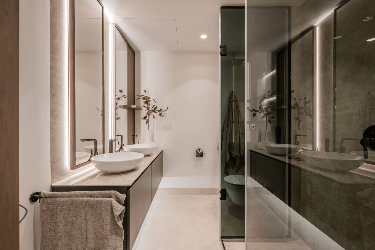 Elegant Sea View Apartment Located at Urb. Bahía del Velerín