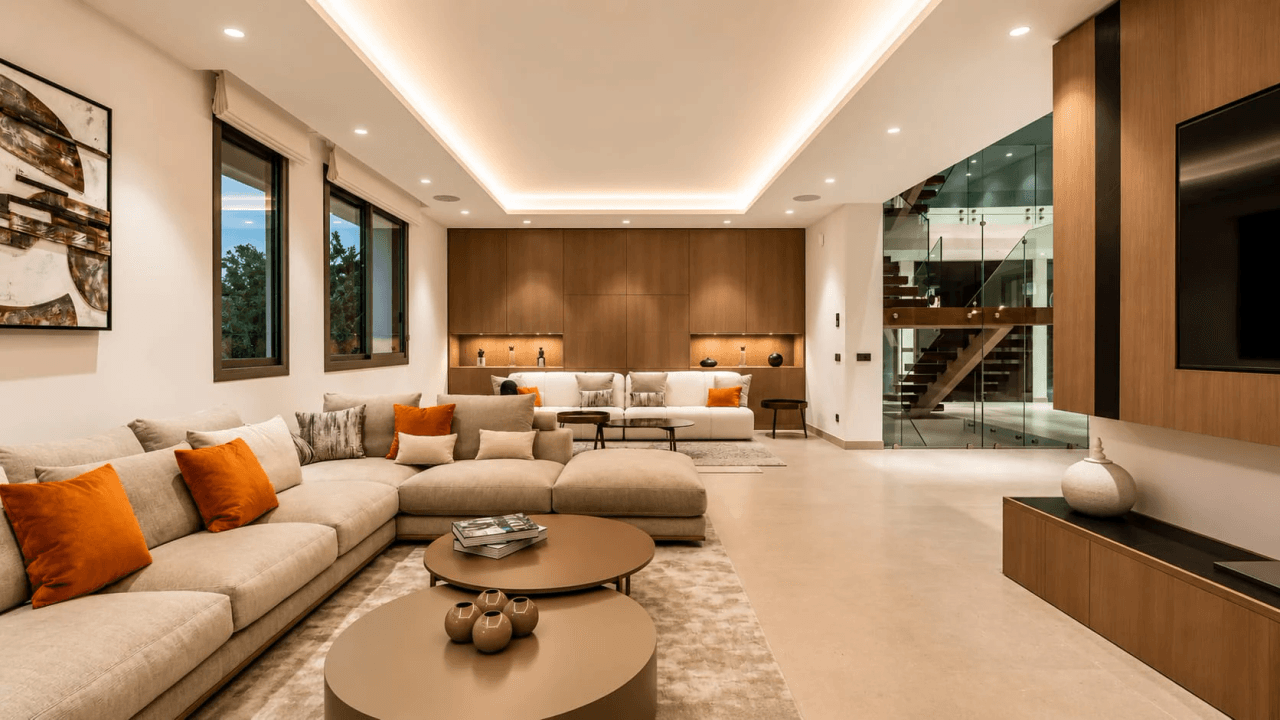 Luxurious 6-Bedroom Villa for Sale in Benahavís, Costa del Sol