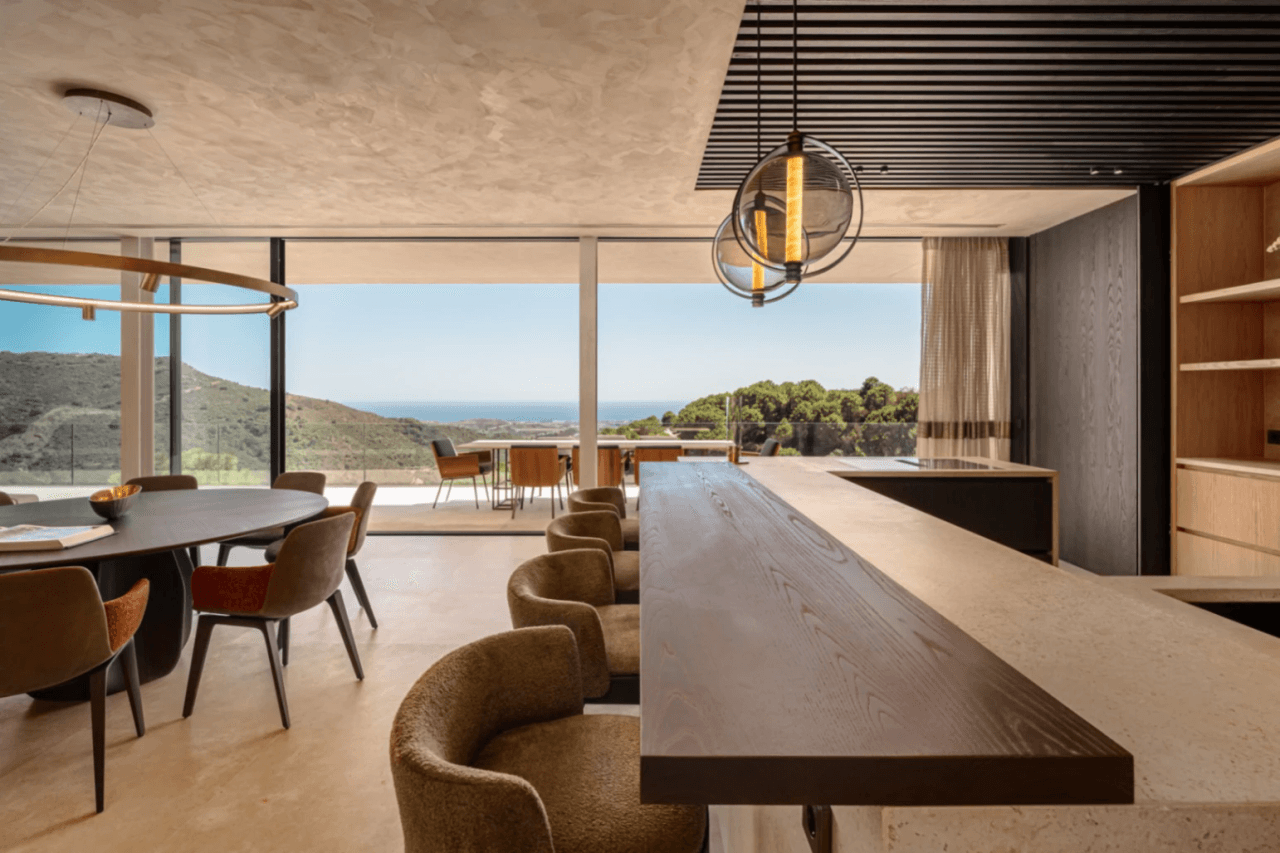 Luxurious 7-Bedroom Villa for Sale in Benahavís, Costa del Sol