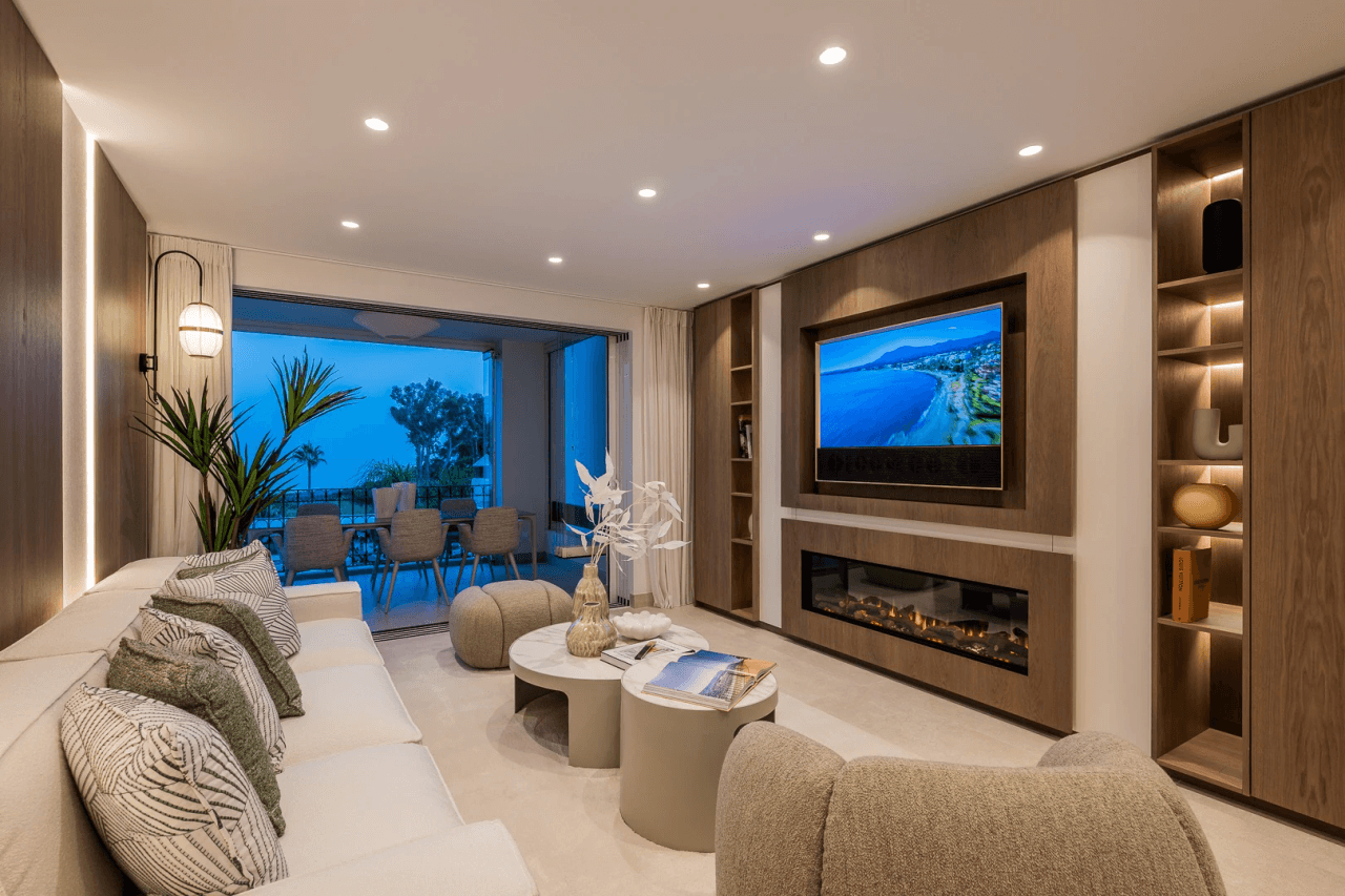 Elegant Sea View Apartment Located at Urb. Bahía del Velerín