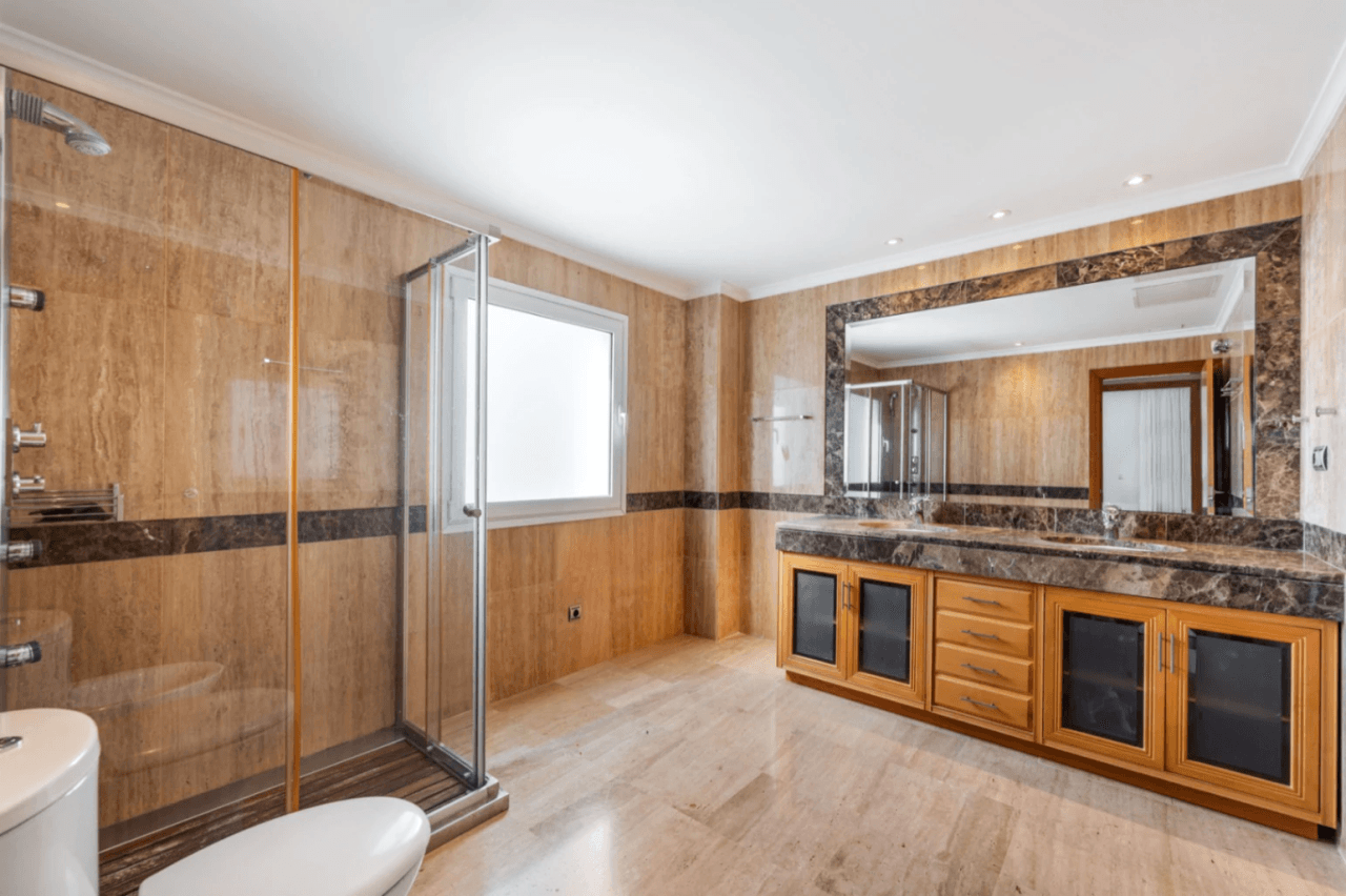 Stunning 3-Bedroom Apartment for Sale in Marbella, Costa del Sol