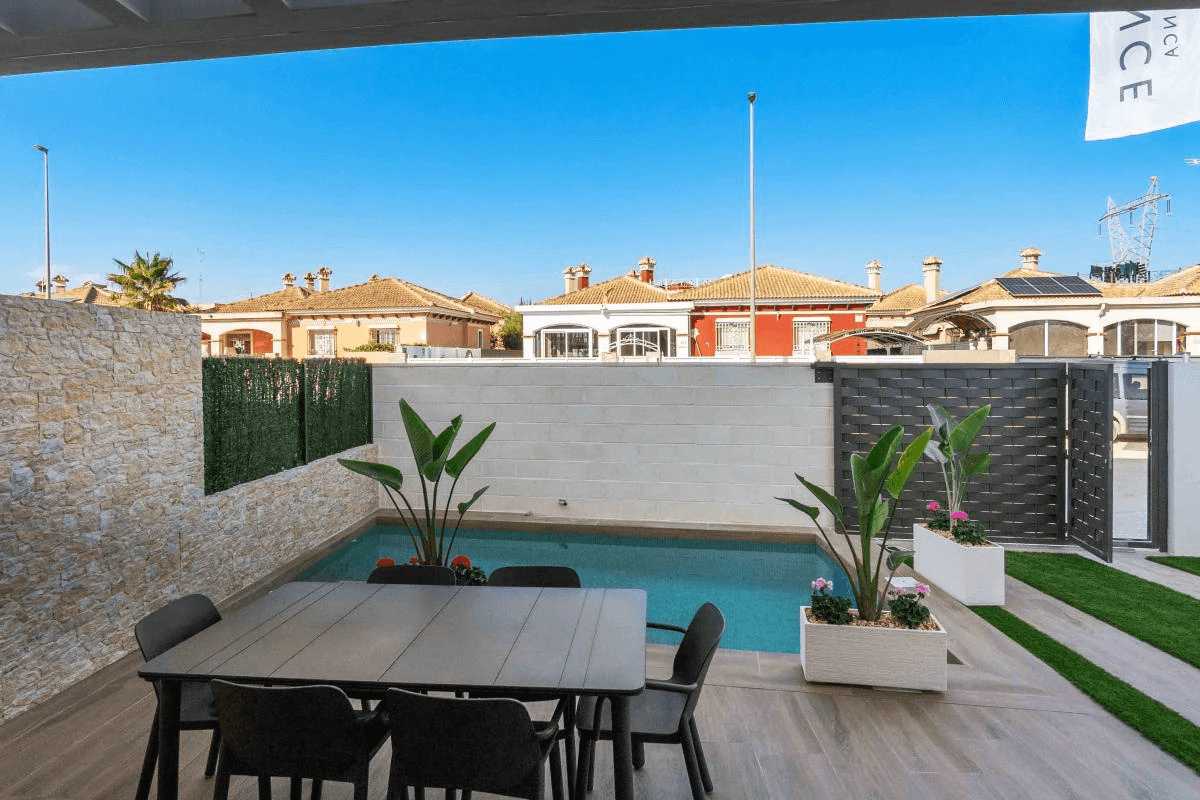 Villa for sale in Los Montesinos
