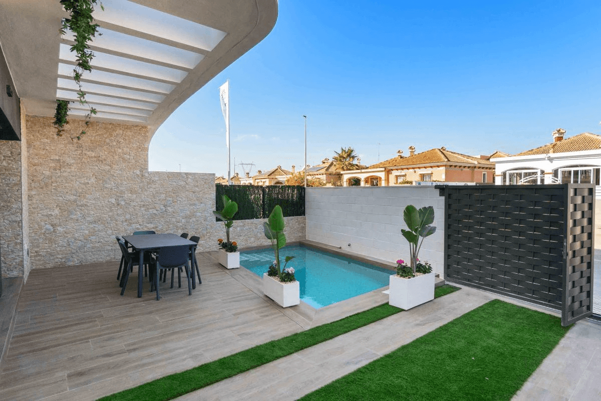 Villa for sale in Los Montesinos