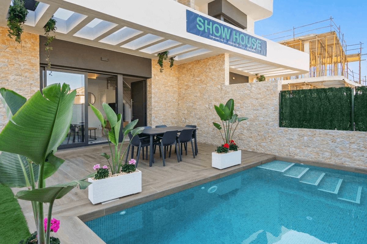 Villa for sale in Los Montesinos